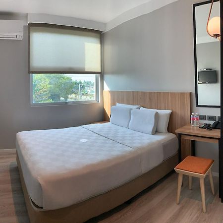 Go Hotels Баколод Экстерьер фото