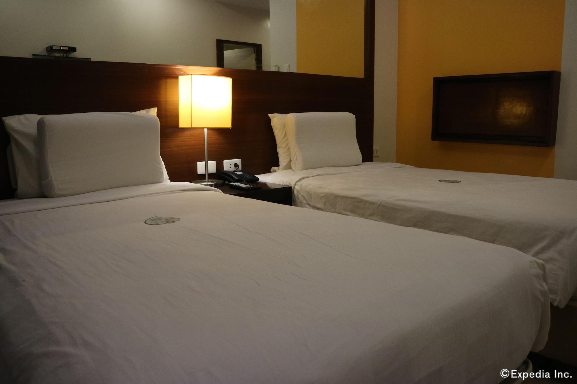 Go Hotels Баколод Экстерьер фото