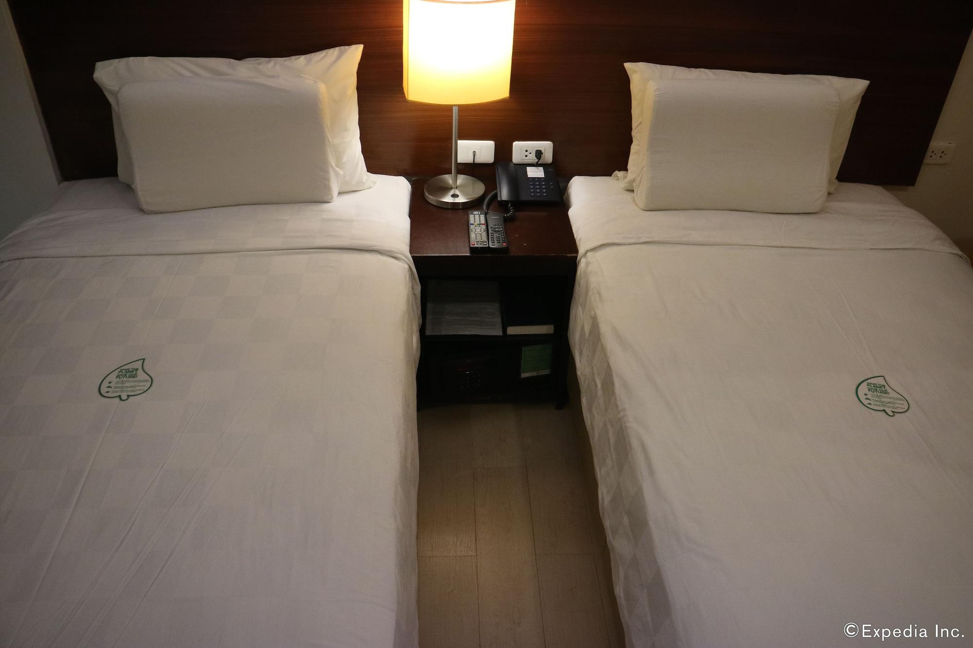 Go Hotels Баколод Экстерьер фото