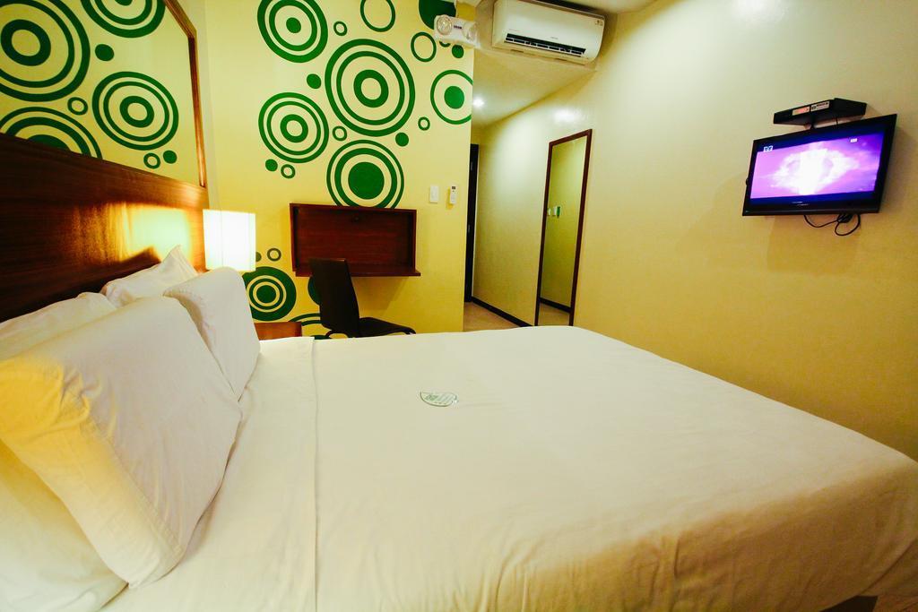 Go Hotels Баколод Экстерьер фото